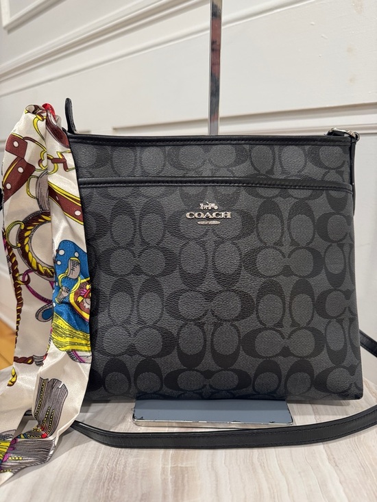 Coach Black File Signature Crossbody Bag - Picture 4 of 17